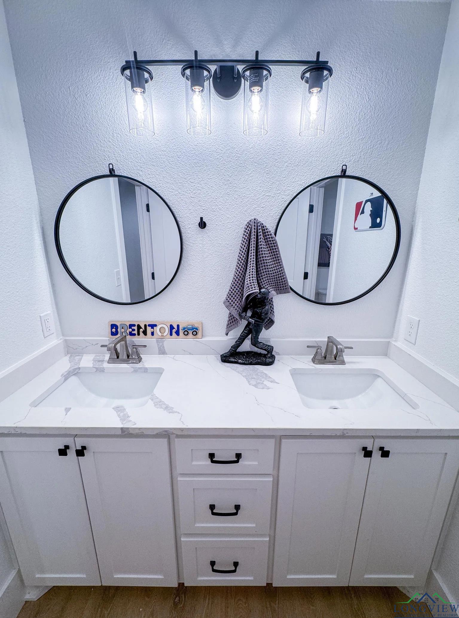 Texarkana, Texas, 75503, United States, 4 Bedrooms Bedrooms, ,4 BathroomsBathrooms,Residential,For Sale,1980394