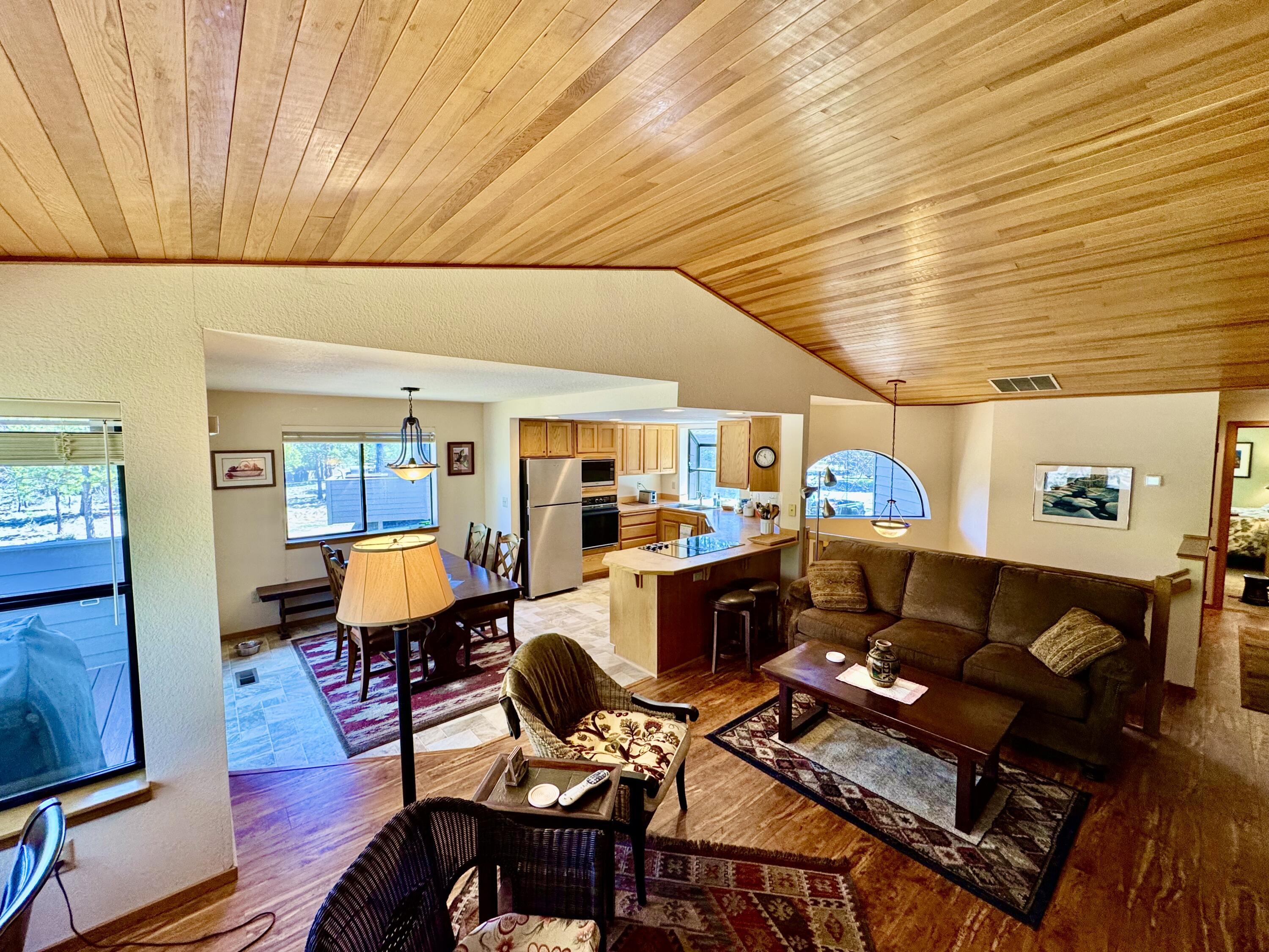 Sunriver, Oregon, 97707, United States, 3 Bedrooms Bedrooms, ,3 BathroomsBathrooms,Residential,For Sale,1778958