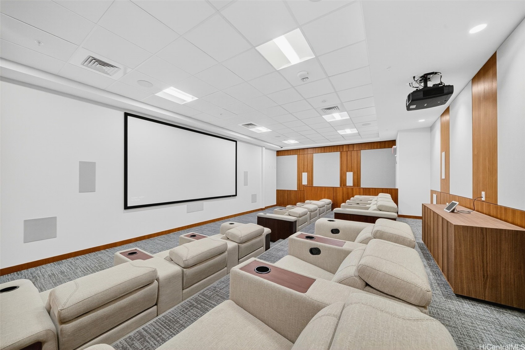 Honolulu, Hawaii, 96814, United States, ,1 BathroomBathrooms,Residential,For Sale,1955522