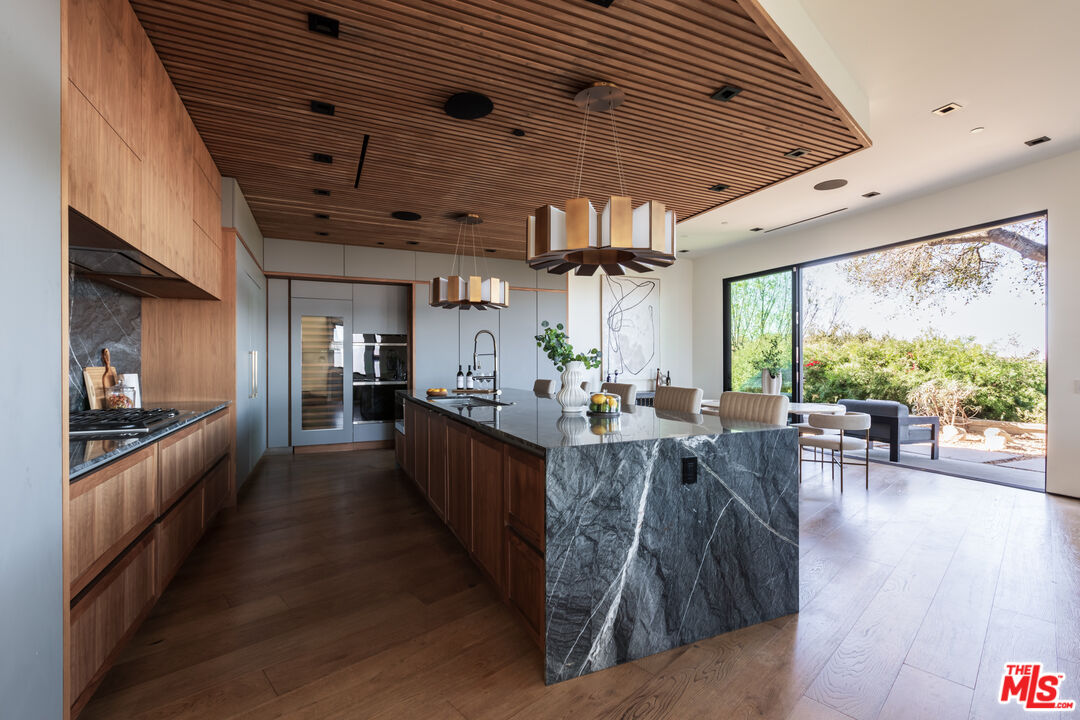 Beverly Hills, California, 90210, United States, 6 Bedrooms Bedrooms, ,6 BathroomsBathrooms,Residential,For Sale,1692711