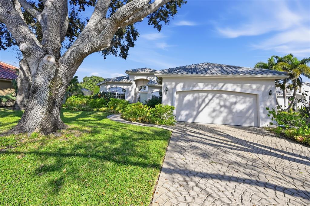 Sarasota, Florida, 34235, United States, 3 Bedrooms Bedrooms, ,2 BathroomsBathrooms,Residential,For Sale,1997253