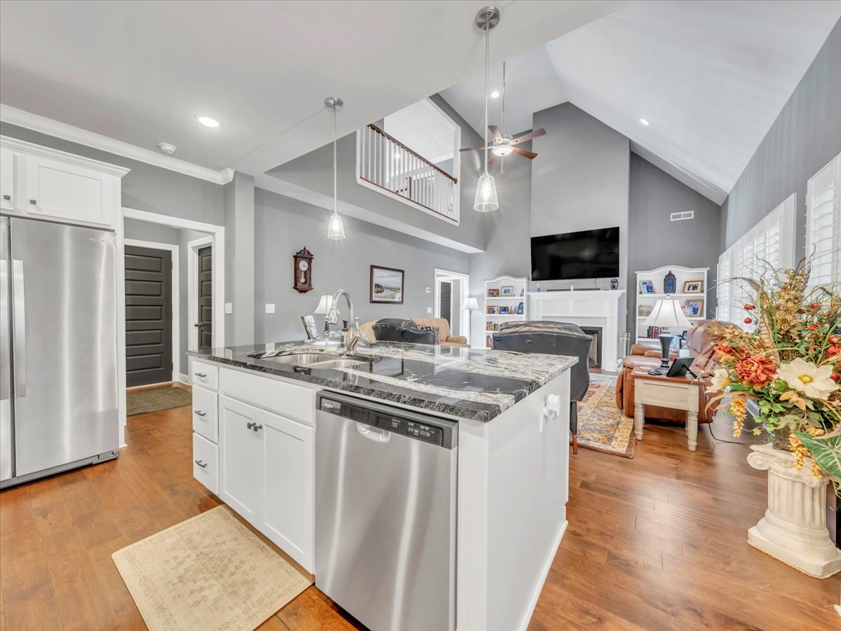 Athens, Alabama, 35613, United States, 3 Bedrooms Bedrooms, ,3 BathroomsBathrooms,Residential,For Sale,1995423