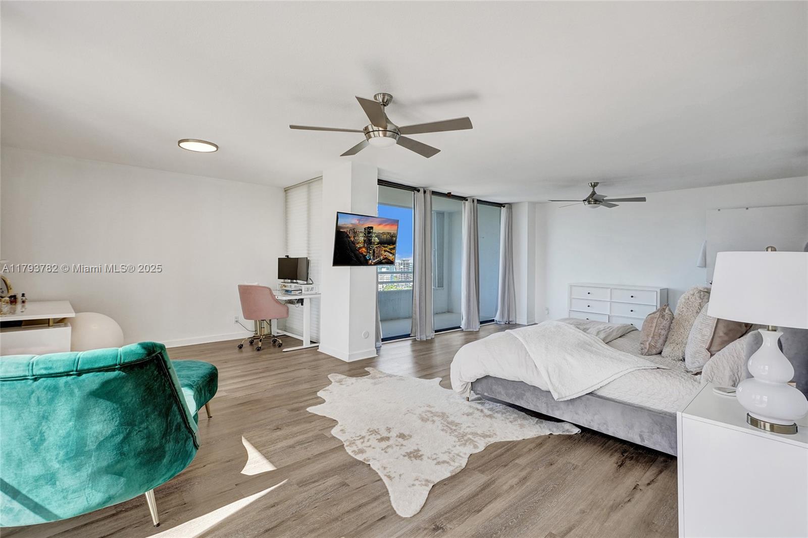 Aventura, Florida, 33180, United States, 5 Bedrooms Bedrooms, ,4 BathroomsBathrooms,Residential,For Sale,1794425