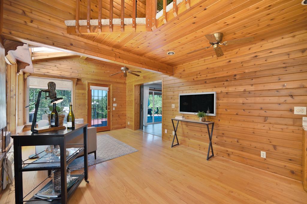 Applegate, California, 95703, United States, 3 Bedrooms Bedrooms, ,3 BathroomsBathrooms,Residential,For Sale,1912050