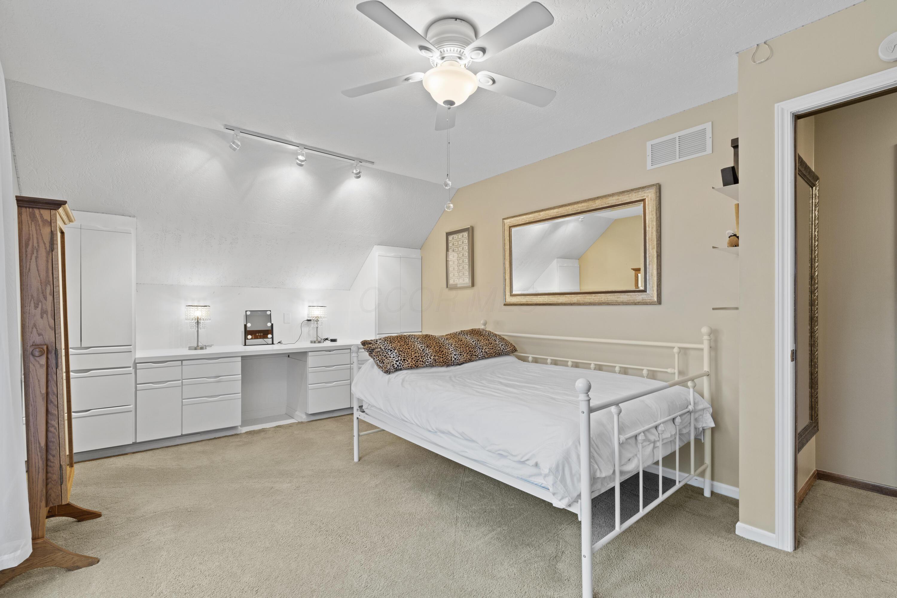 Columbus, Ohio, 43230, United States, 4 Bedrooms Bedrooms, ,4 BathroomsBathrooms,Residential,For Sale,1970472