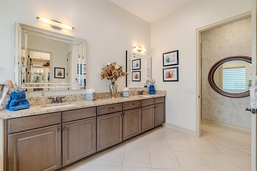 Wesley Chapel, Florida, 33543, United States, 4 Bedrooms Bedrooms, ,5 BathroomsBathrooms,Residential,For Sale,1838527
