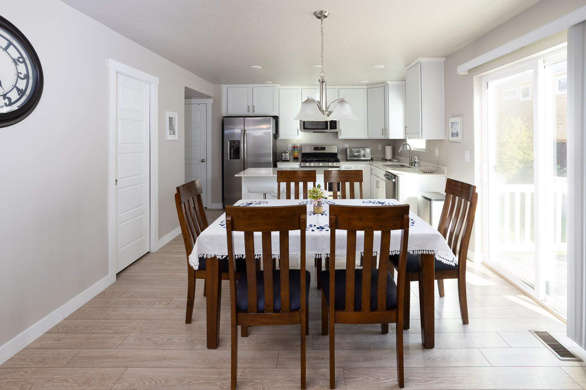 Provo, Utah, 84601, United States, 4 Bedrooms Bedrooms, ,3 BathroomsBathrooms,Residential,For Sale,1978881