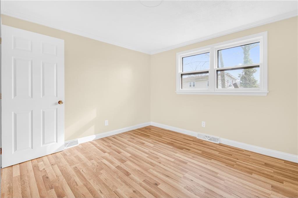 Warwick, Rhode Island, 02889, United States, 3 Bedrooms Bedrooms, ,3 BathroomsBathrooms,Residential,For Sale,2030234