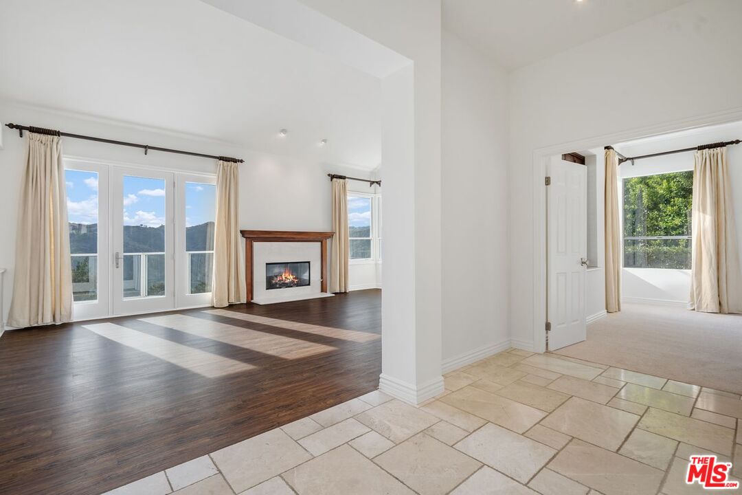 Pacific Palisades, California, 90272, United States, 2 Bedrooms Bedrooms, ,2 BathroomsBathrooms,Residential,For Sale,1991274