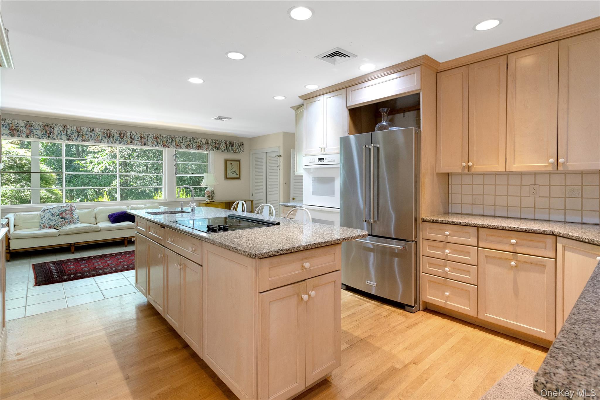 Greenwich, Connecticut, 06831, United States, 3 Bedrooms Bedrooms, ,3 BathroomsBathrooms,Residential,For Sale,1941925