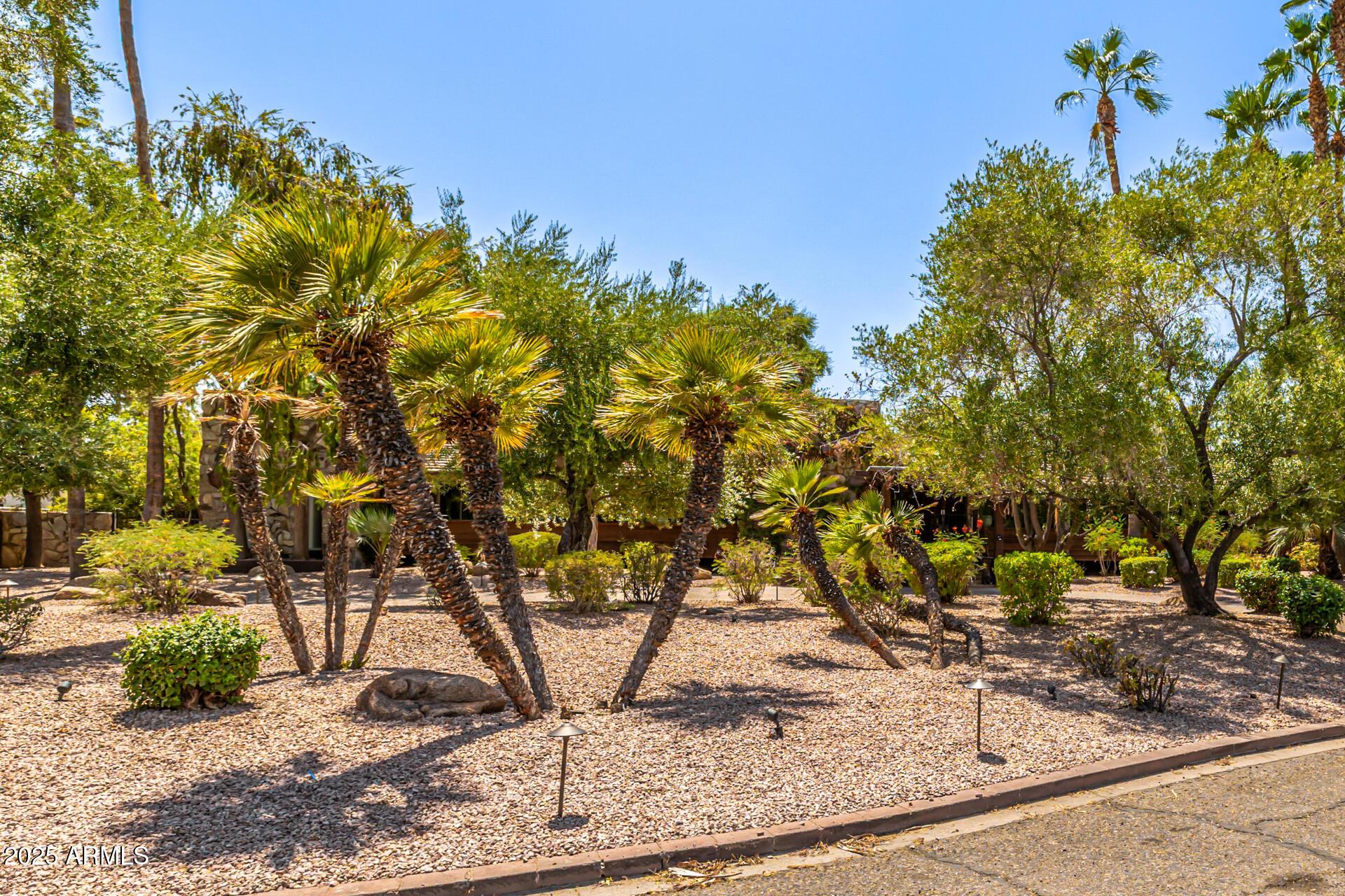 Paradise Valley, Arizona, 85253, United States, 4 Bedrooms Bedrooms, ,8 BathroomsBathrooms,Residential,For Sale,1983455