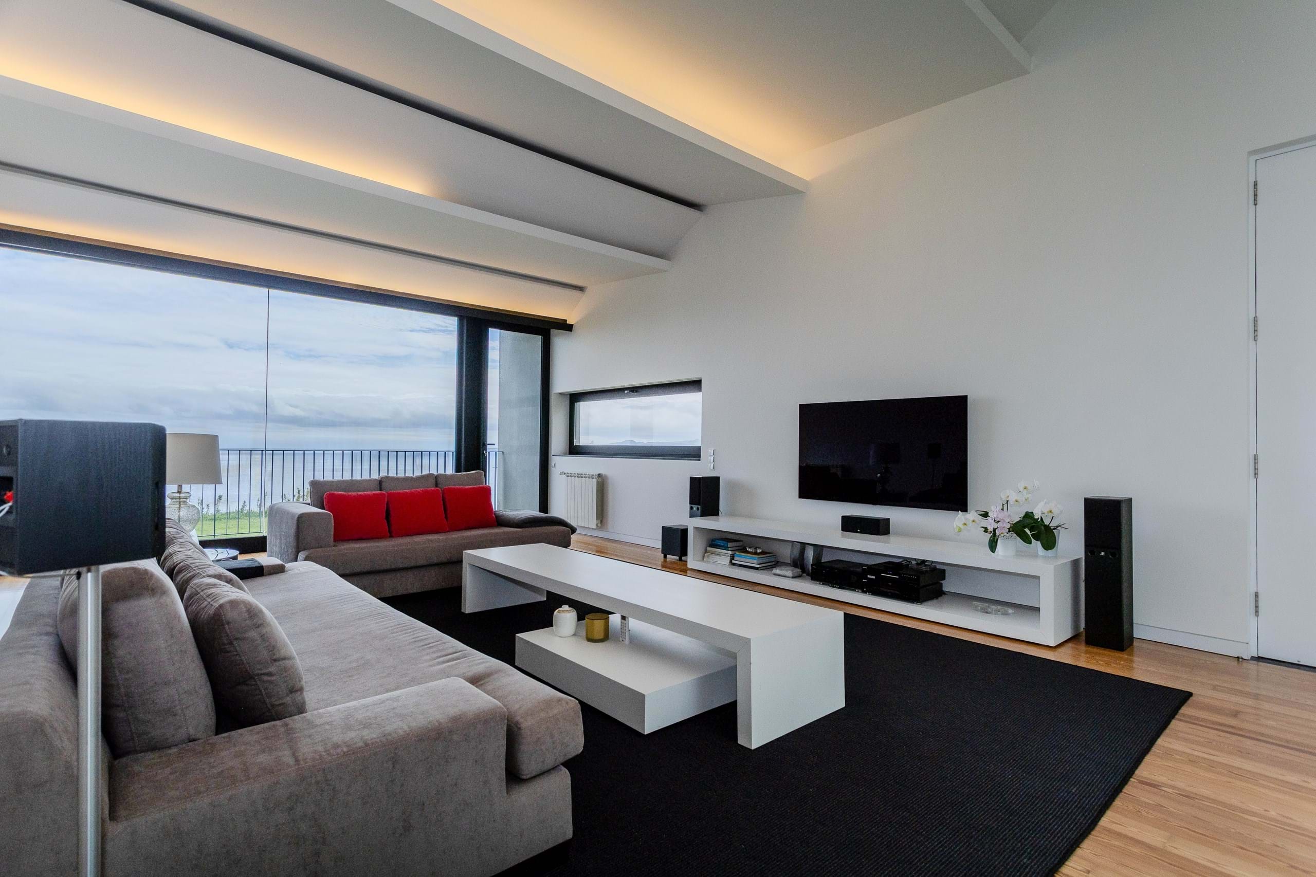 Ponta Delgada, Ilha de São Miguel, 9560-501, PT, 3 Bedrooms Bedrooms, ,4 BathroomsBathrooms,Residential,For Sale,1826448