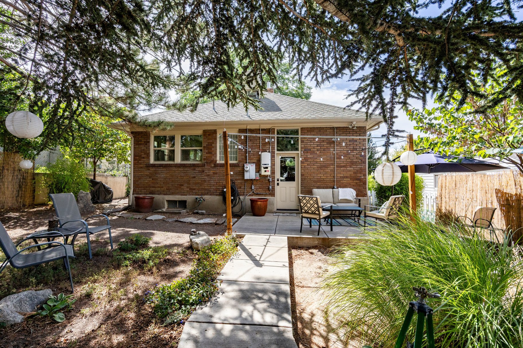  Beautifully Updated Home with 2,074 Sq. Ft. of Living Space, Historic Character - 物件實景