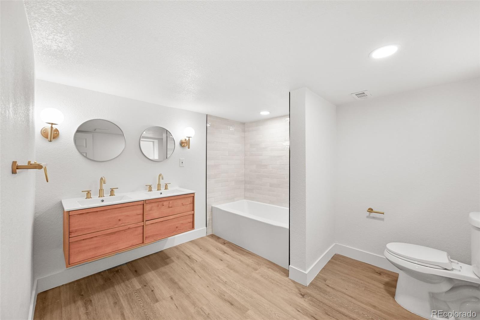 Denver, Colorado, 80212, United States, 4 Bedrooms Bedrooms, ,3 BathroomsBathrooms,Residential,For Sale,1941904
