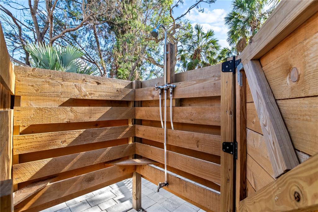 Sarasota, Florida, 34242, United States, 3 Bedrooms Bedrooms, ,2 BathroomsBathrooms,Residential,For Sale,1992857