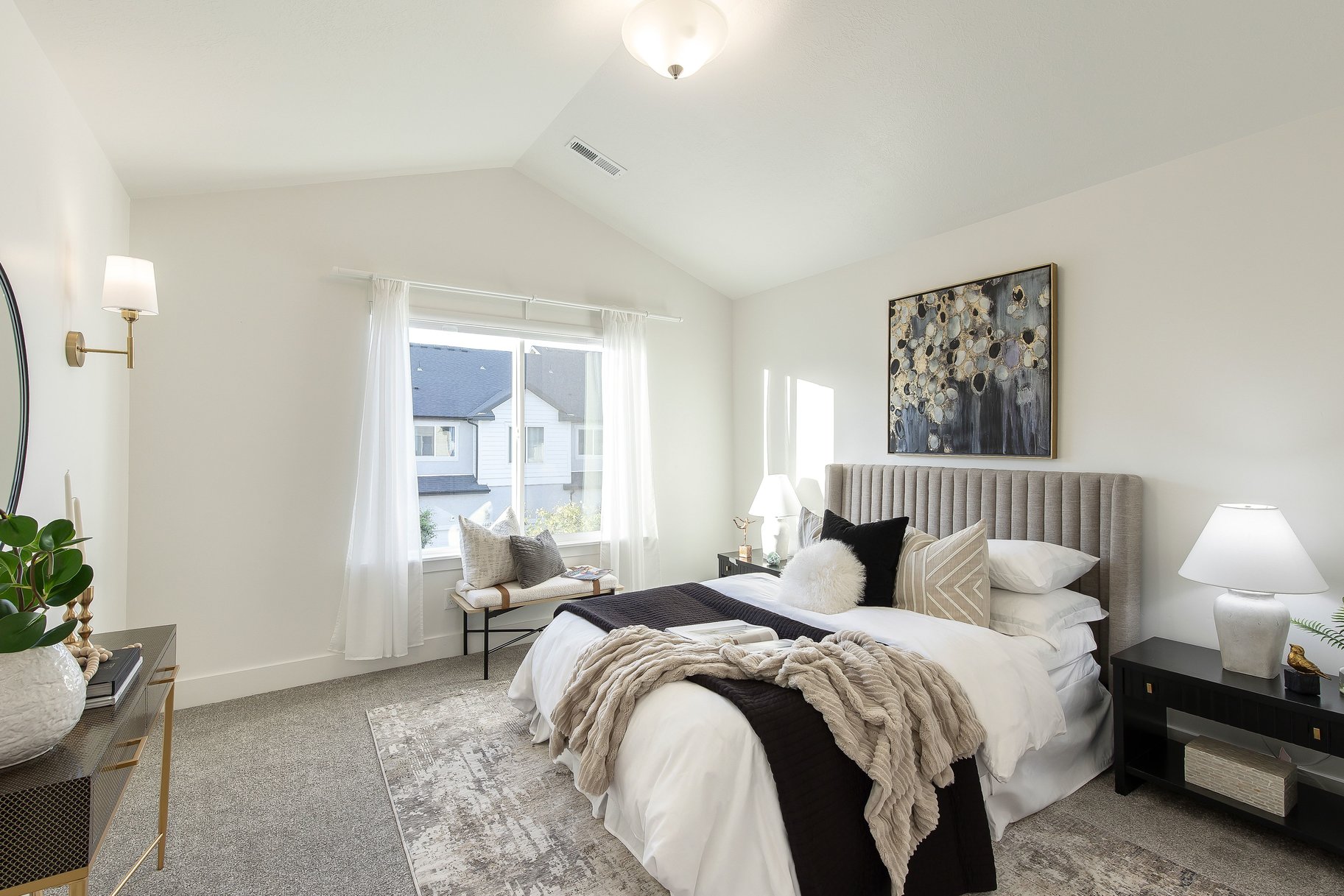  Stylish End-Unit Townhome - 物件實景