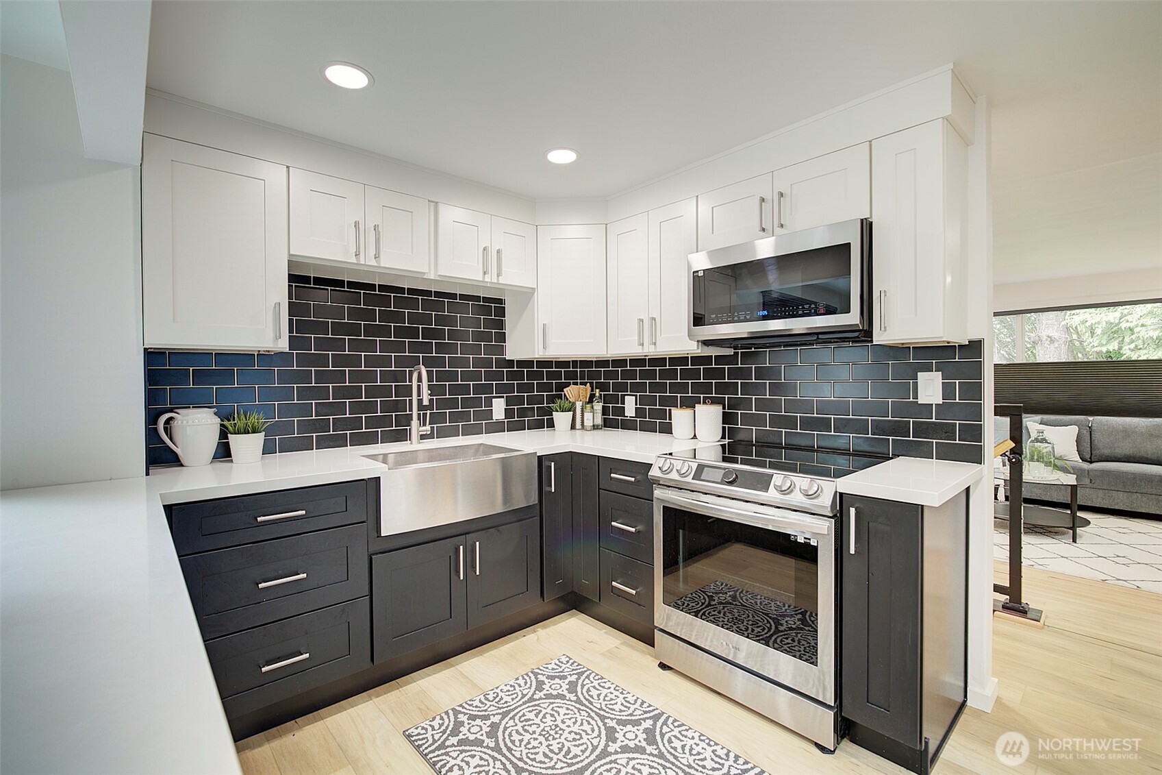Seattle, Washington, 98126, United States, 3 Bedrooms Bedrooms, ,2 BathroomsBathrooms,Residential,For Sale,1882330