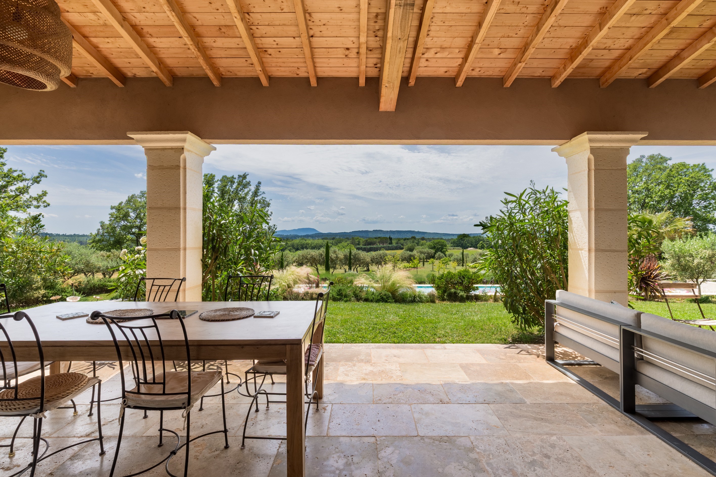  Single-Level Villa with Panoramic Views. - 物件實景
