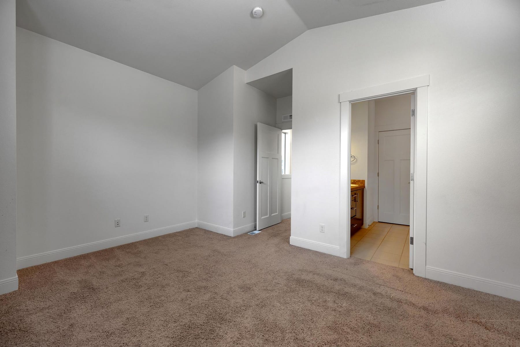  14340 SW BURLWOOD LN Beaverton, OR 97005 - 物件實景