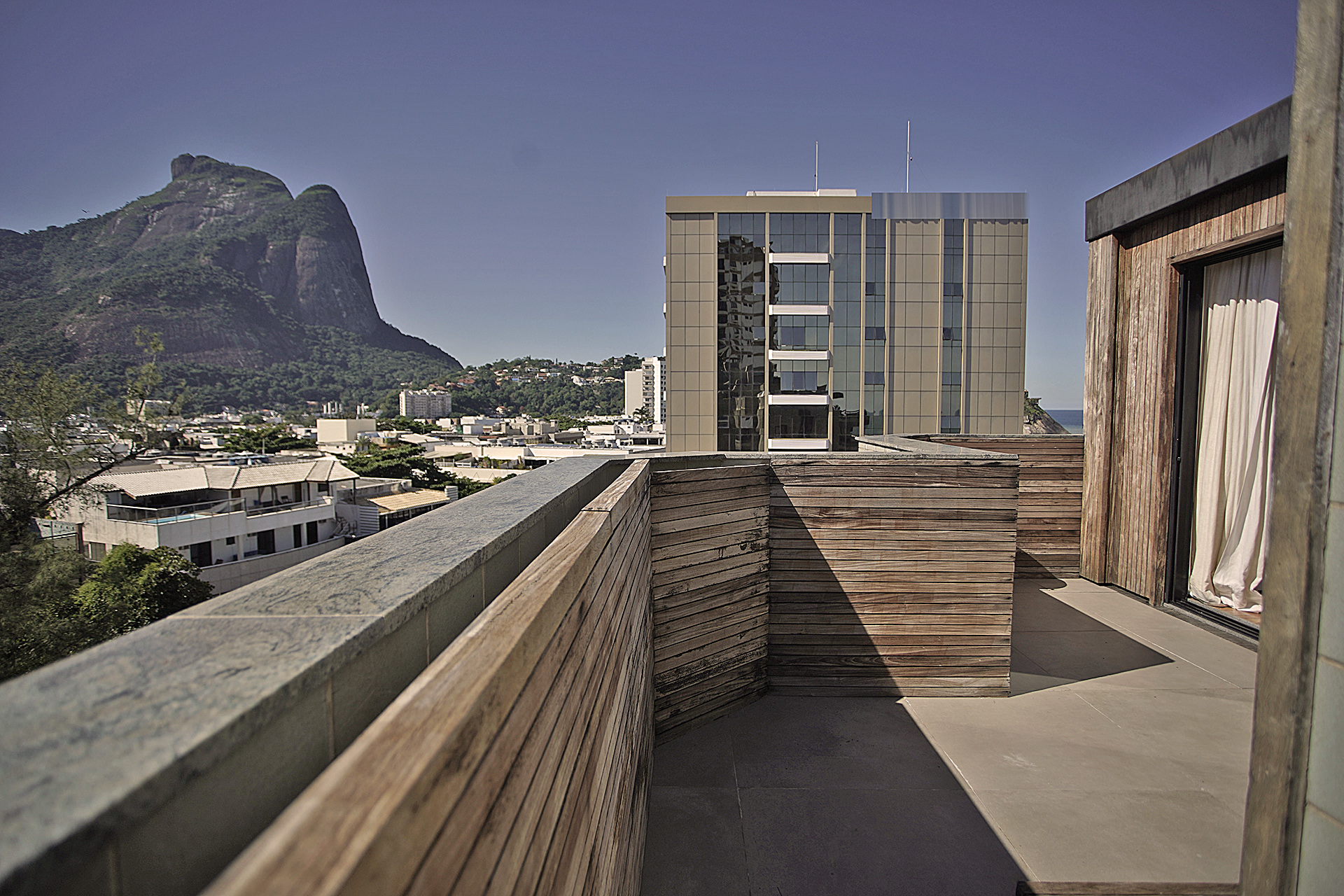  Single-level penthouse with direct ocean views in Jardim Oceânico - 物件實景
