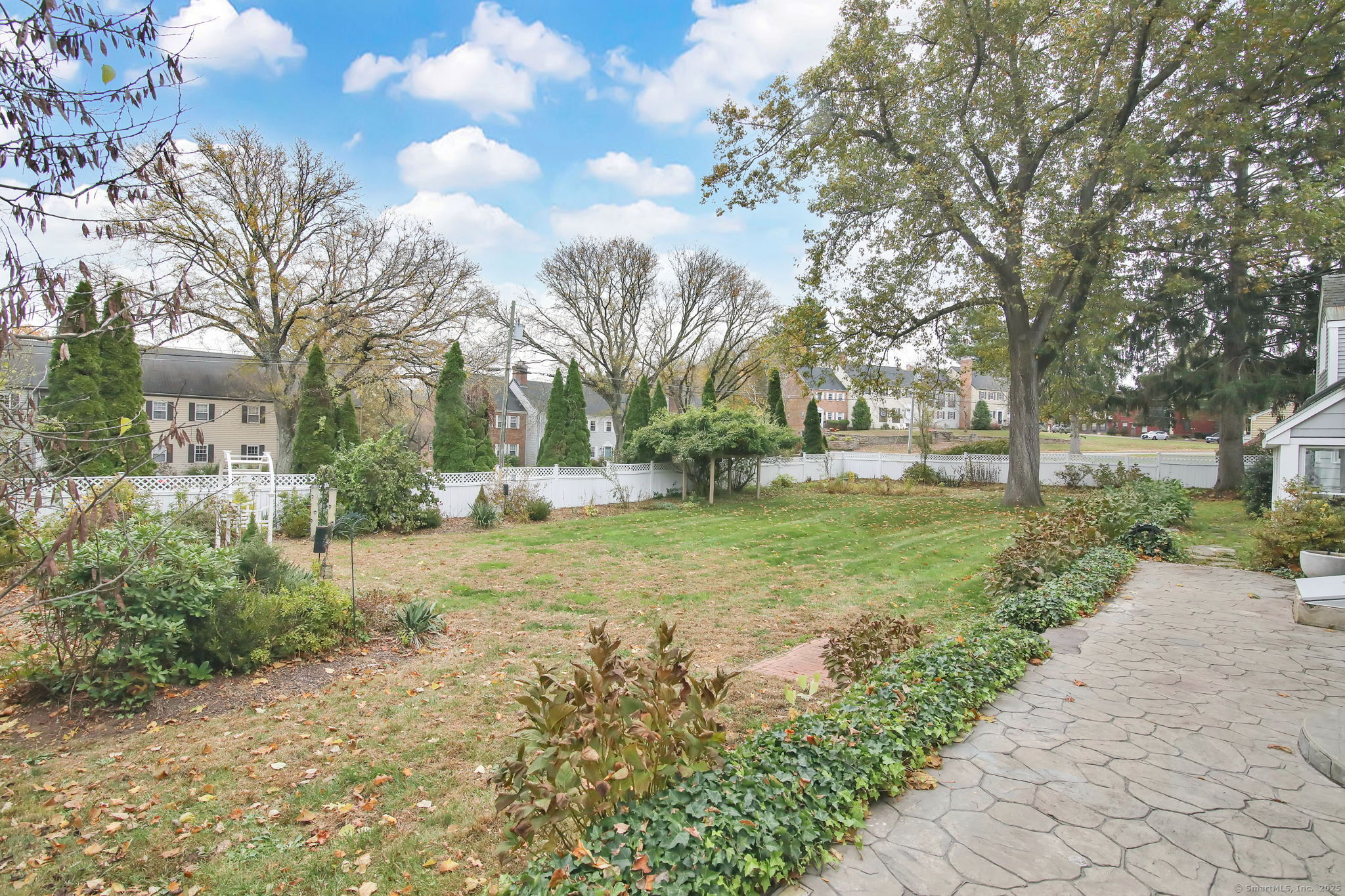 Glastonbury, Connecticut, 06033, United States, 4 Bedrooms Bedrooms, ,3 BathroomsBathrooms,Residential,For Sale,1988167