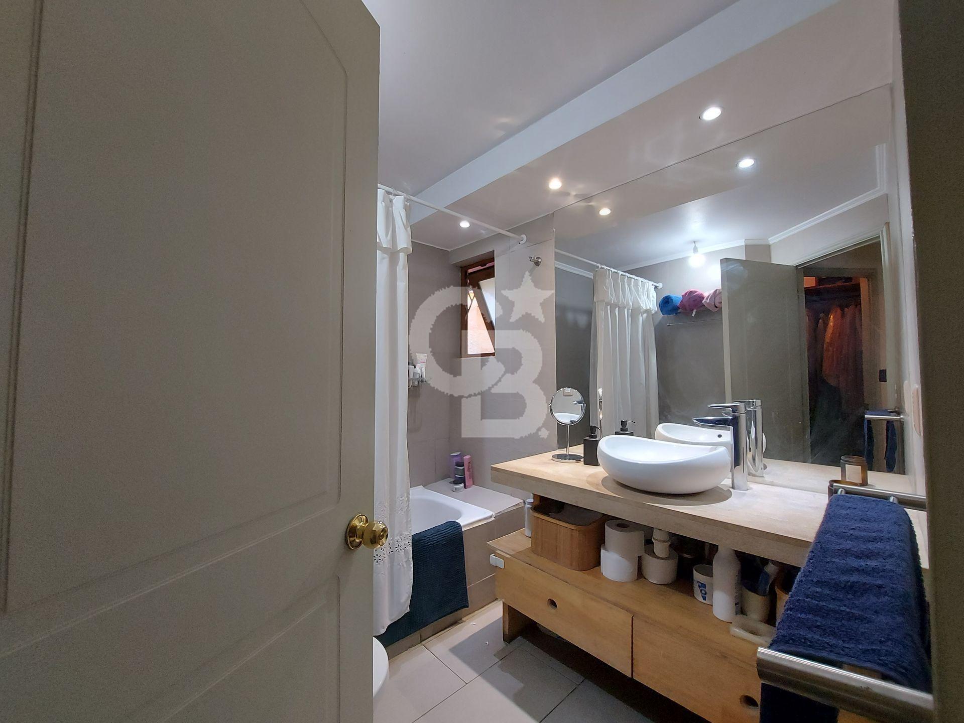 Huechuraba, Chile, 5 Bedrooms Bedrooms, ,4 BathroomsBathrooms,Residential,For Sale,2003220