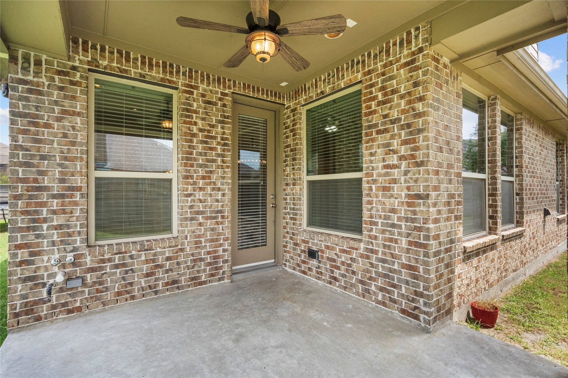 Manvel, Texas, 77578, United States, 4 Bedrooms Bedrooms, ,4 BathroomsBathrooms,Residential,For Sale,1903247