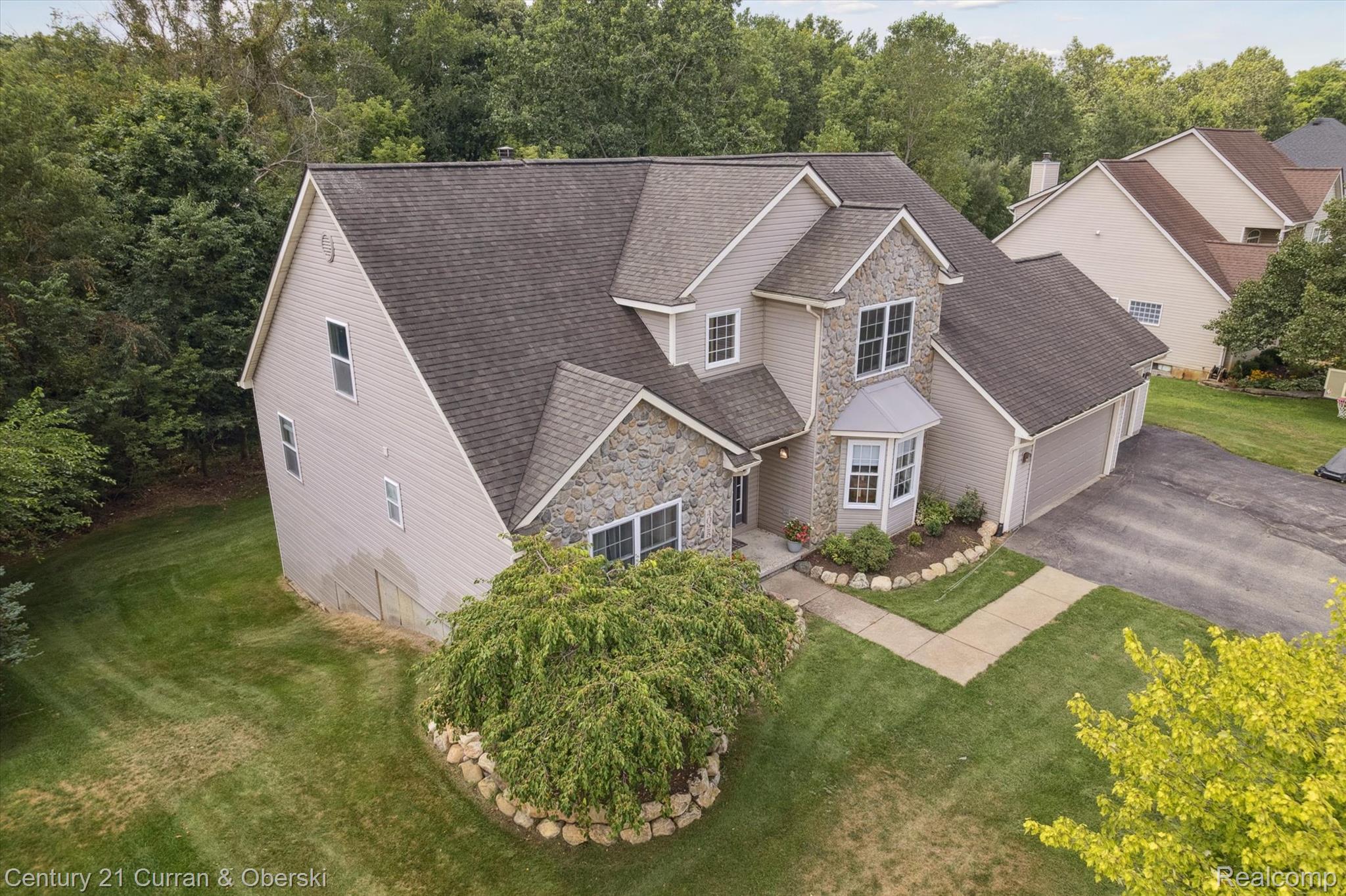 Commerce Charter Township, Michigan, 48382, United States, 4 Bedrooms Bedrooms, ,4 BathroomsBathrooms,Residential,For Sale,1916124