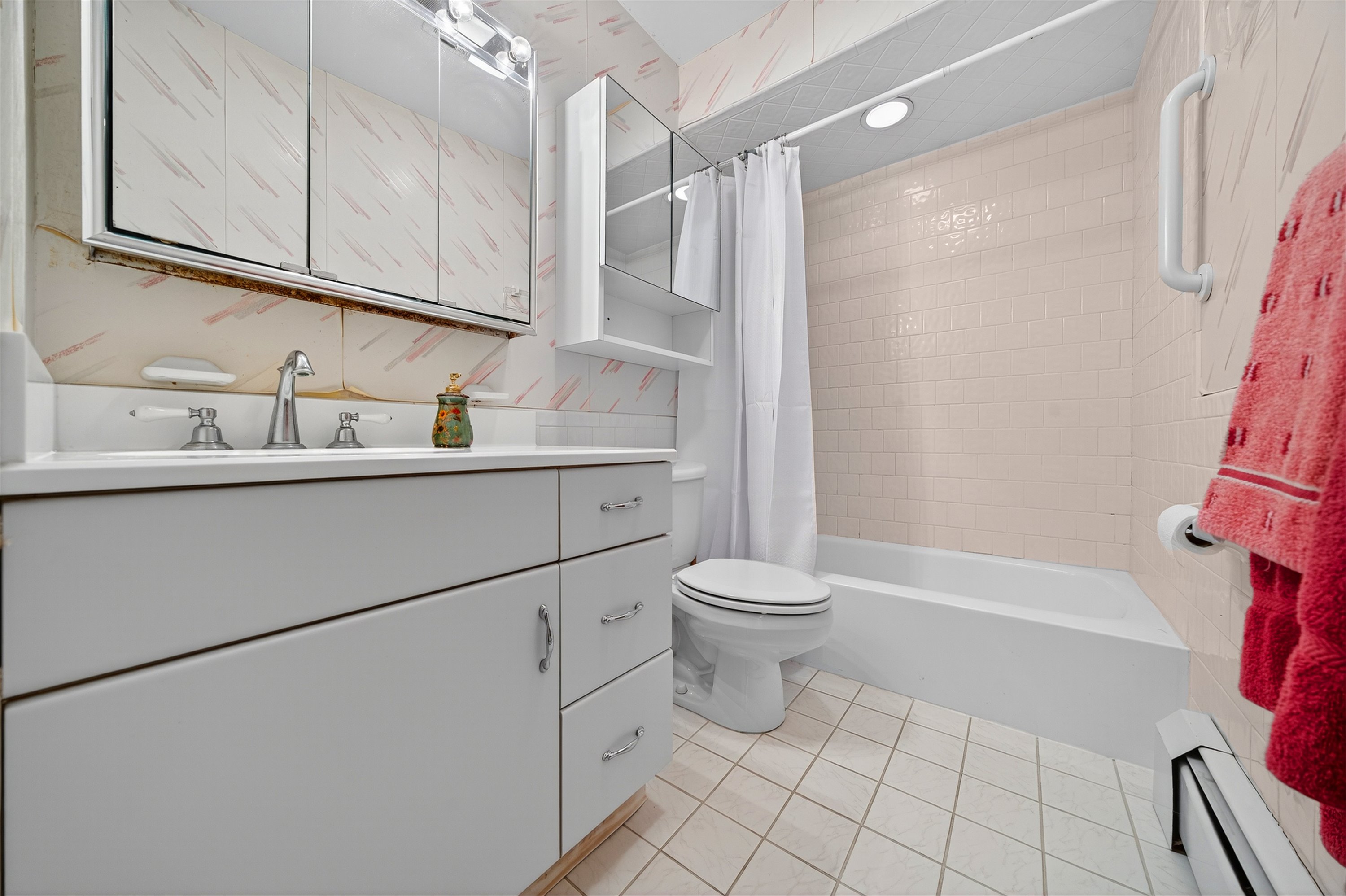 Monroe, New York, 10950, United States, 5 Bedrooms Bedrooms, ,3 BathroomsBathrooms,Residential,For Sale,1976155