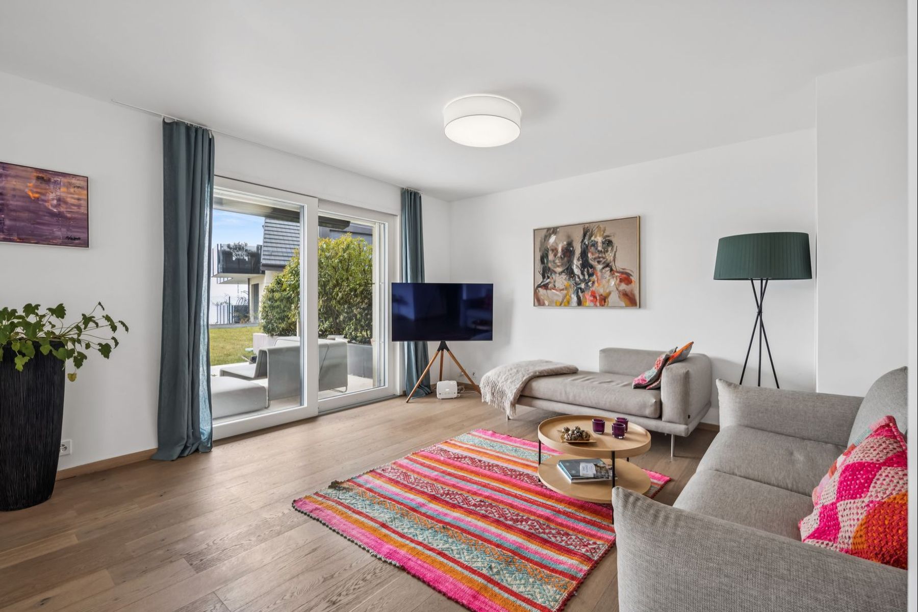  Spacious garden level with lake view and top-of-the-range finishes - 物件實景