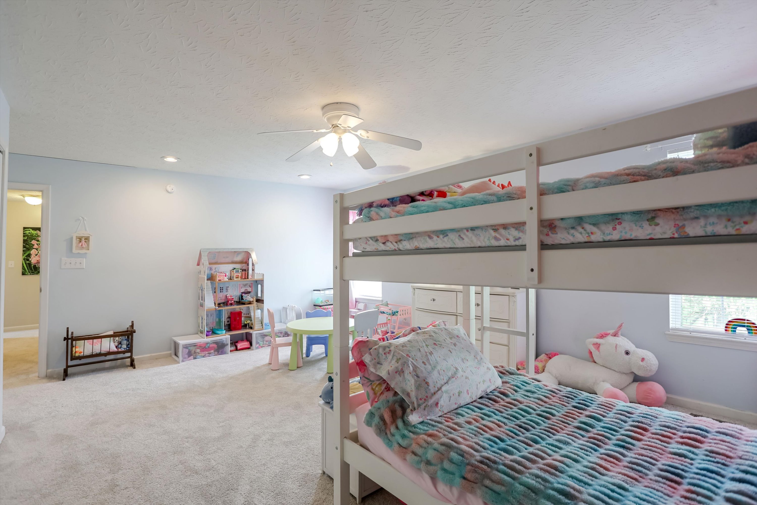  Fresh & Updated 4 Bedroom Avon Home - 物件實景