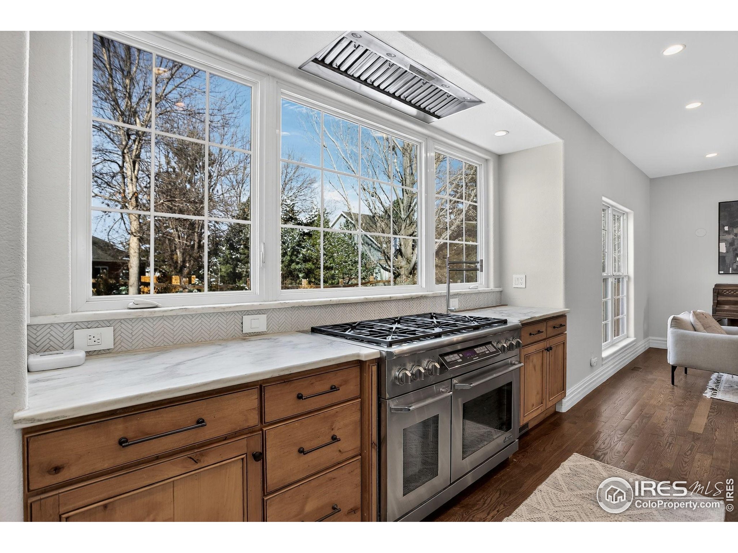 Longmont, Colorado, 80504, United States, 6 Bedrooms Bedrooms, ,2 BathroomsBathrooms,Residential,For Sale,1838026