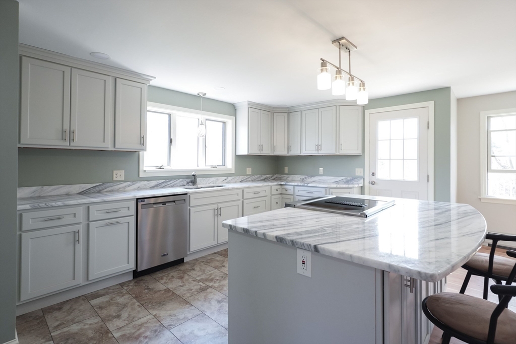 Brimfield, Massachusetts, 01010, United States, 4 Bedrooms Bedrooms, ,3 BathroomsBathrooms,Residential,For Sale,1928752