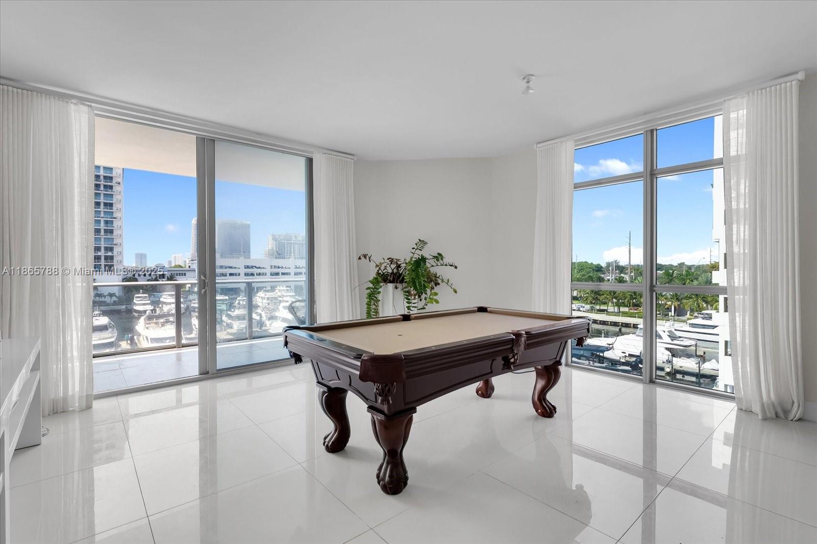 North Miami Beach, Florida, 33160, United States, 2 Bedrooms Bedrooms, ,3 BathroomsBathrooms,Residential,For Sale,1926964