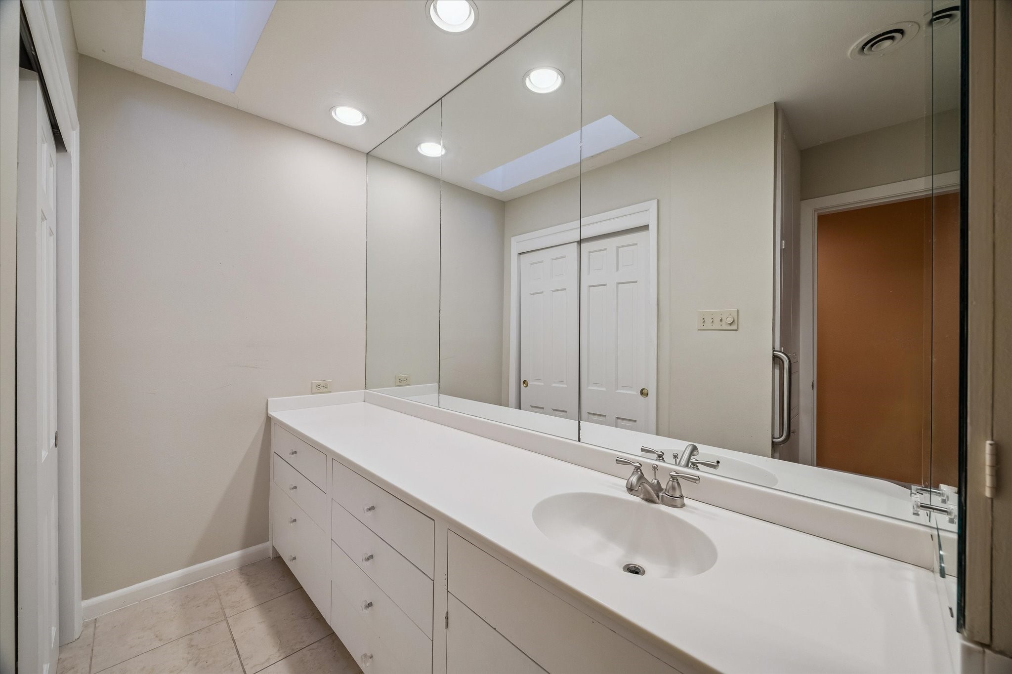  2126 Chimney Rock Road - 物件實景