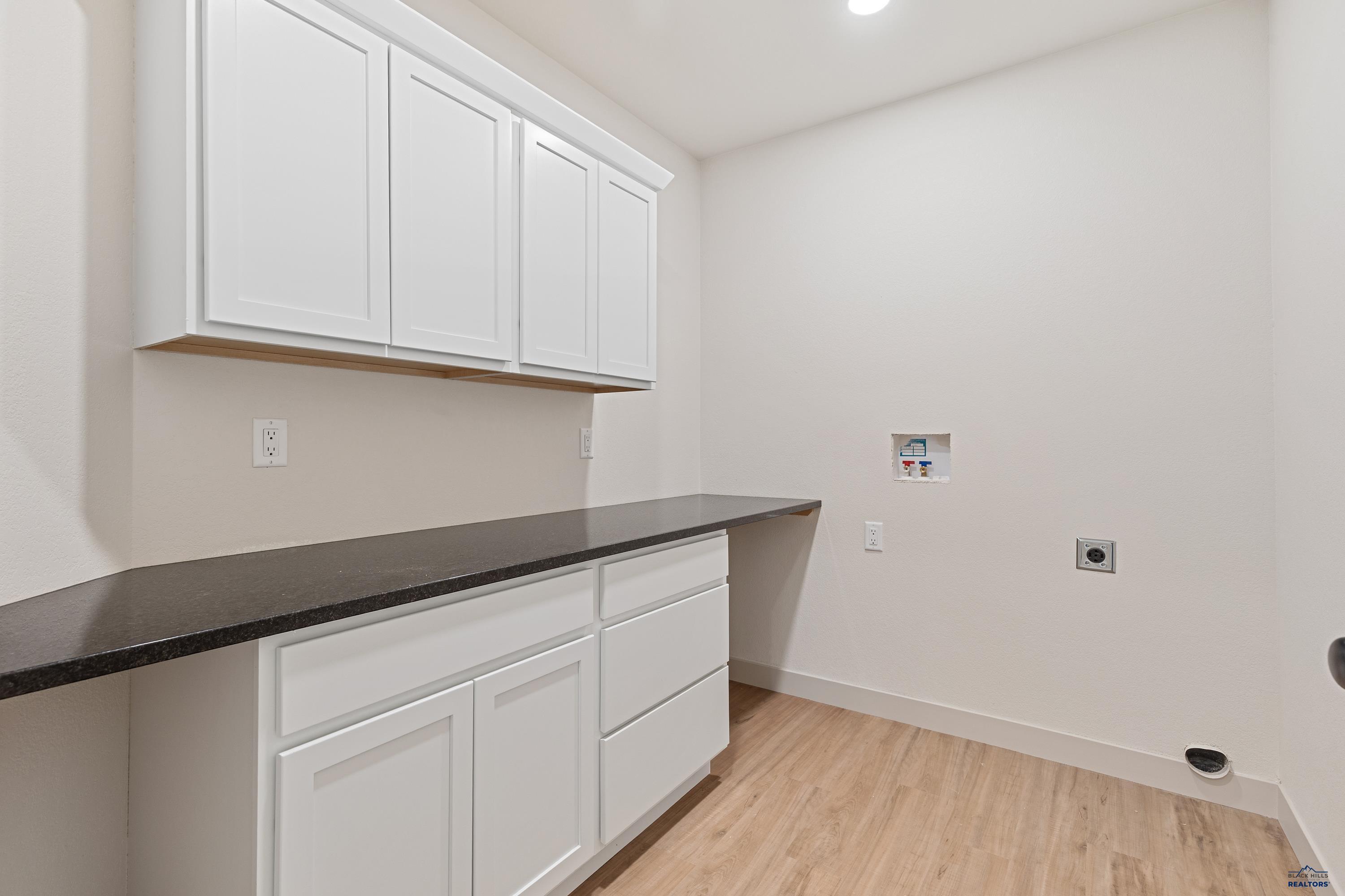Rapid City, South Dakota, 57703, United States, 4 Bedrooms Bedrooms, ,3 BathroomsBathrooms,Residential,For Sale,1947001