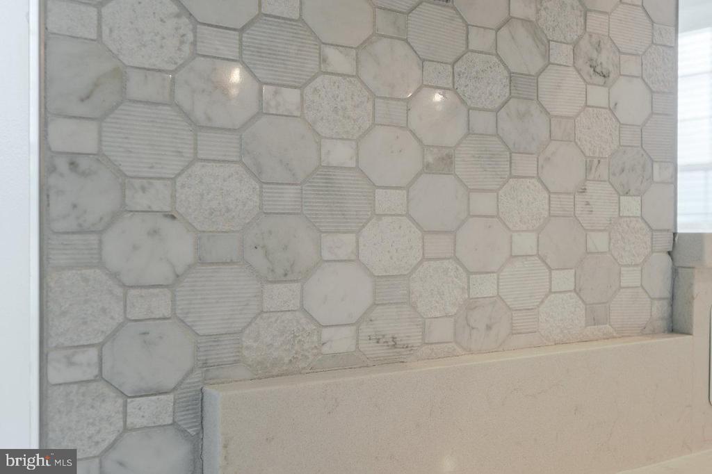 Charles Town, West Virginia, 25414, United States, 4 Bedrooms Bedrooms, ,5 BathroomsBathrooms,Residential,For Sale,1965453