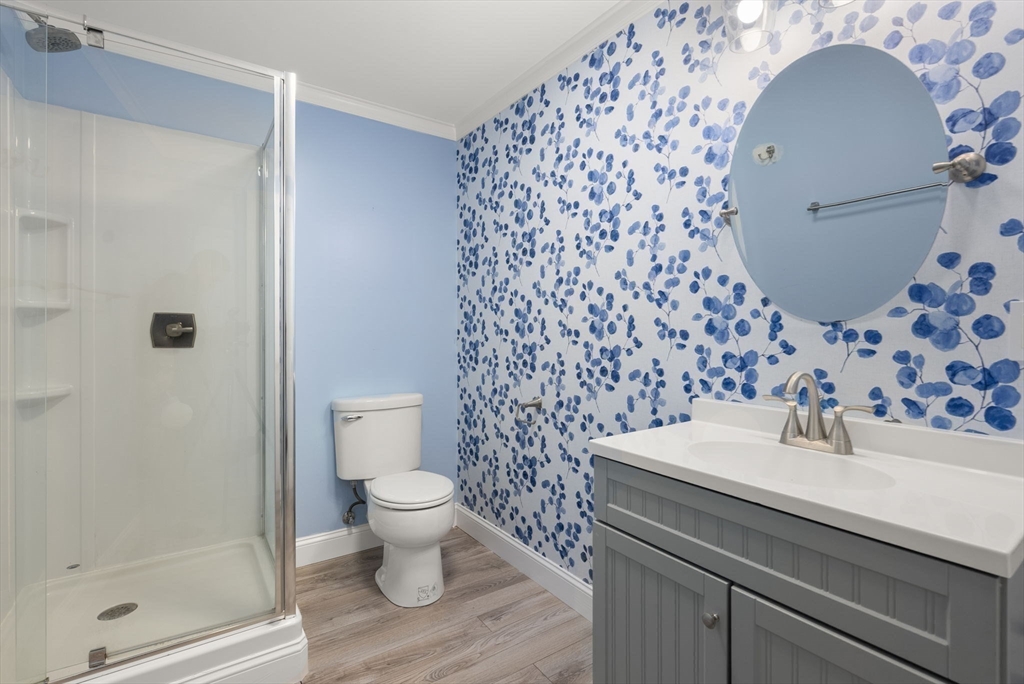 Greenfield, Massachusetts, 01301, United States, 4 Bedrooms Bedrooms, ,4 BathroomsBathrooms,Residential,For Sale,1967779