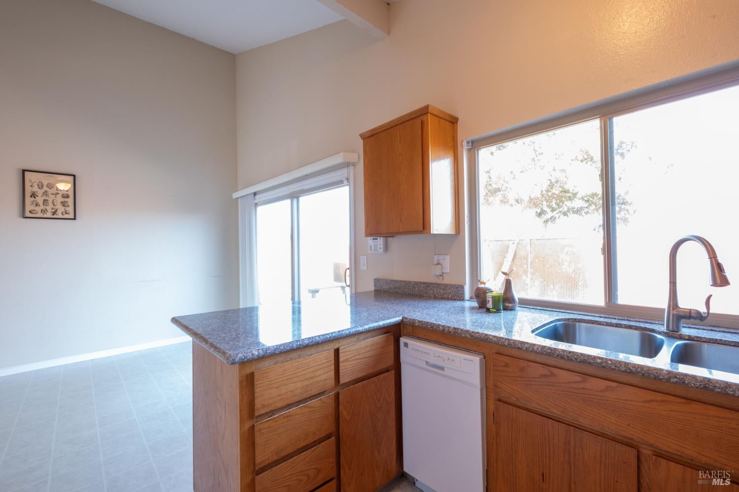 Vallejo, California, 94589, United States, 4 Bedrooms Bedrooms, ,2 BathroomsBathrooms,Residential,For Sale,1948983