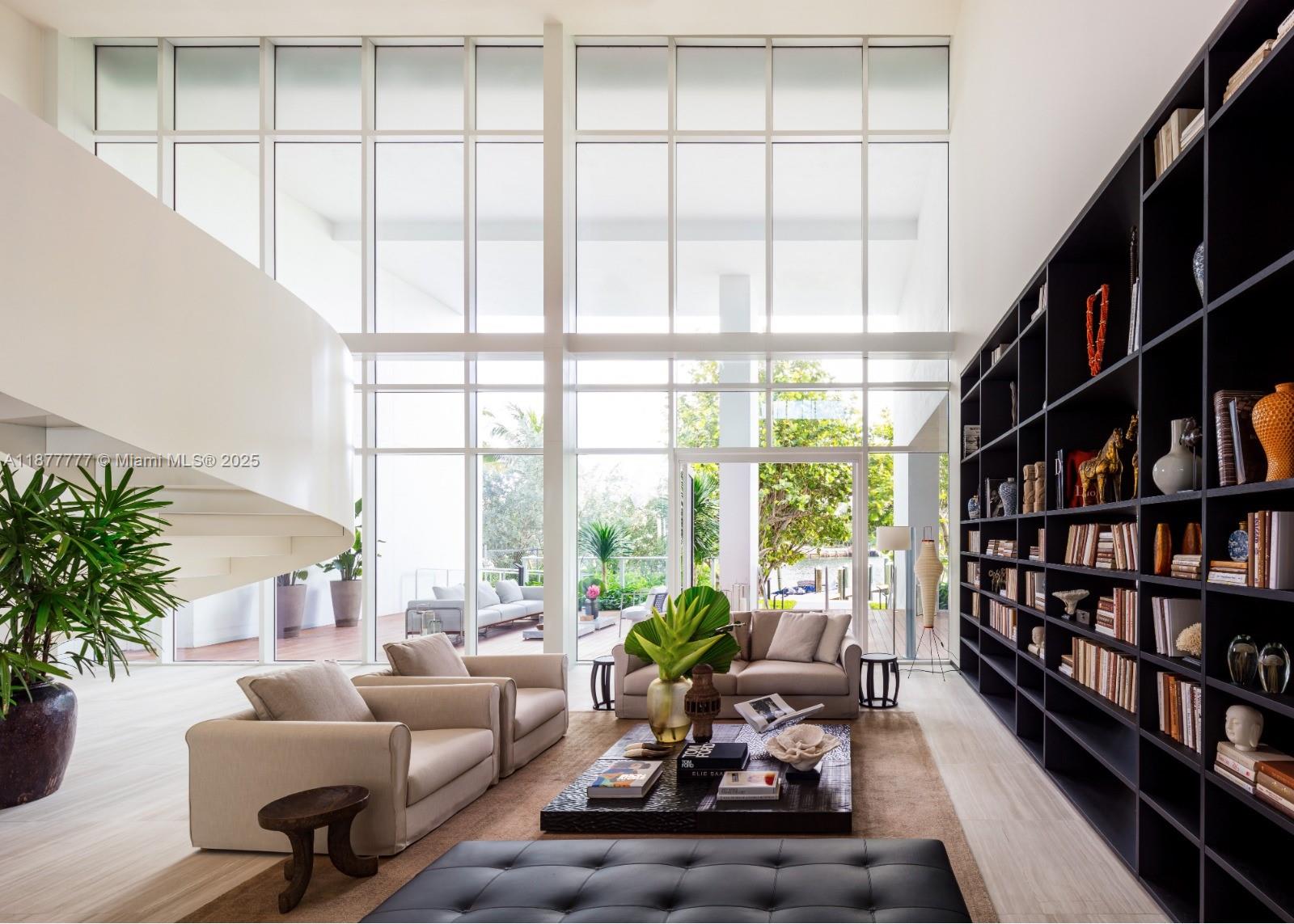 Miami Beach, Florida, 33140, United States, 4 Bedrooms Bedrooms, ,5 BathroomsBathrooms,Residential,For Sale,1948175
