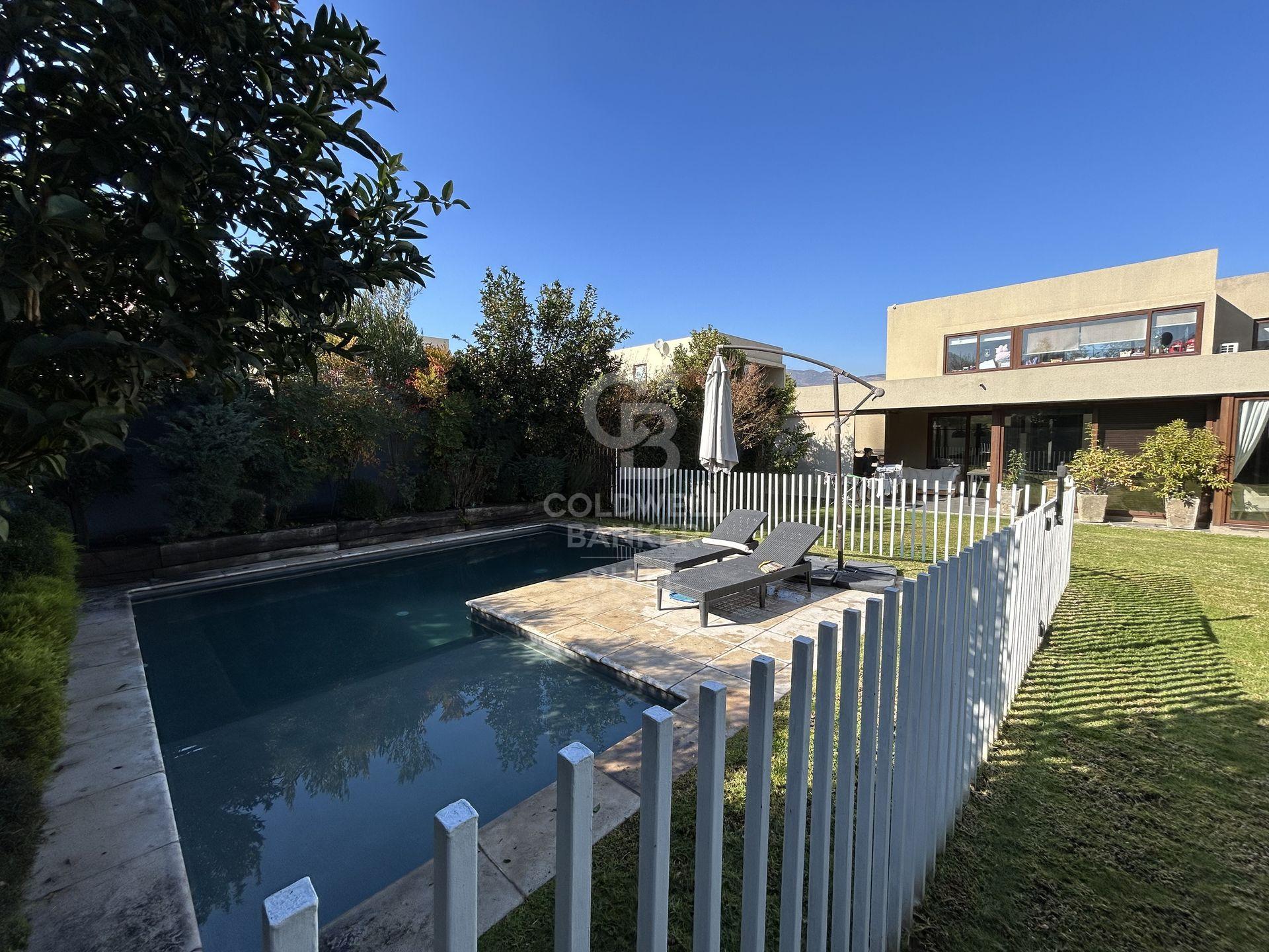 Colina, Chile, 4 Bedrooms Bedrooms, ,4 BathroomsBathrooms,Residential,For Sale,1897040