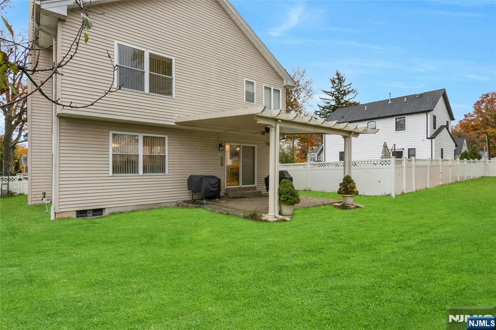 Emerson, New Jersey, 07630, United States, 4 Bedrooms Bedrooms, ,3 BathroomsBathrooms,Residential,For Sale,1991128