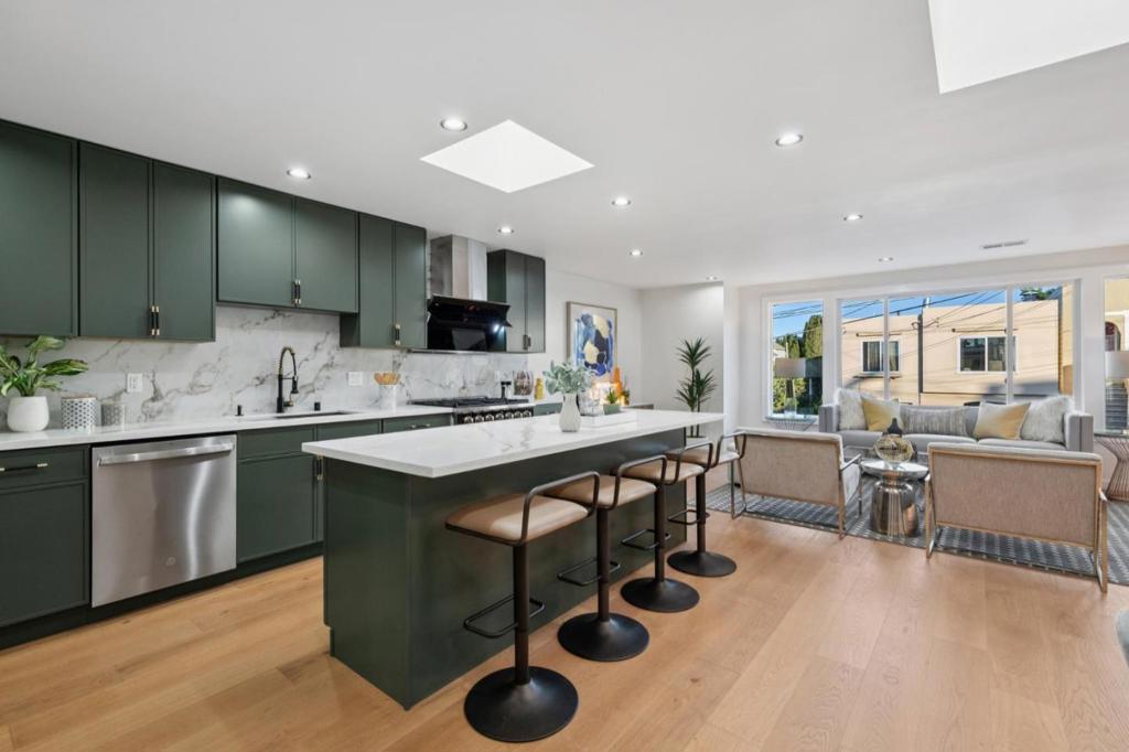 San Francisco, California, 94132, United States, 4 Bedrooms Bedrooms, ,4 BathroomsBathrooms,Residential,For Sale,2008965