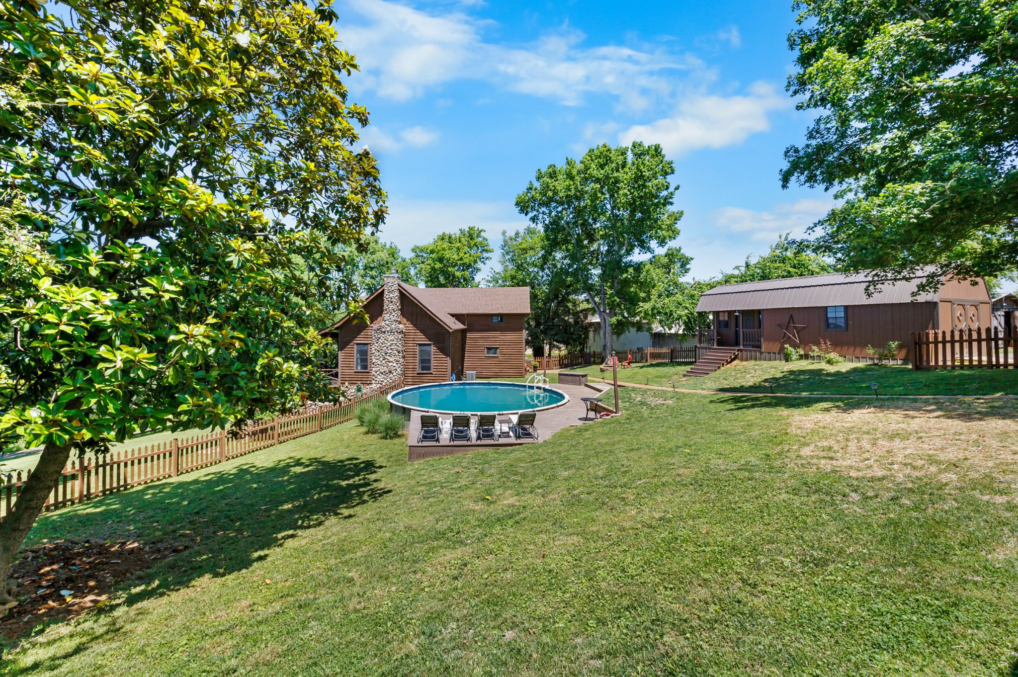 Dover, Tennessee, 37058, United States, 4 Bedrooms Bedrooms, ,3 BathroomsBathrooms,Residential,For Sale,1915564