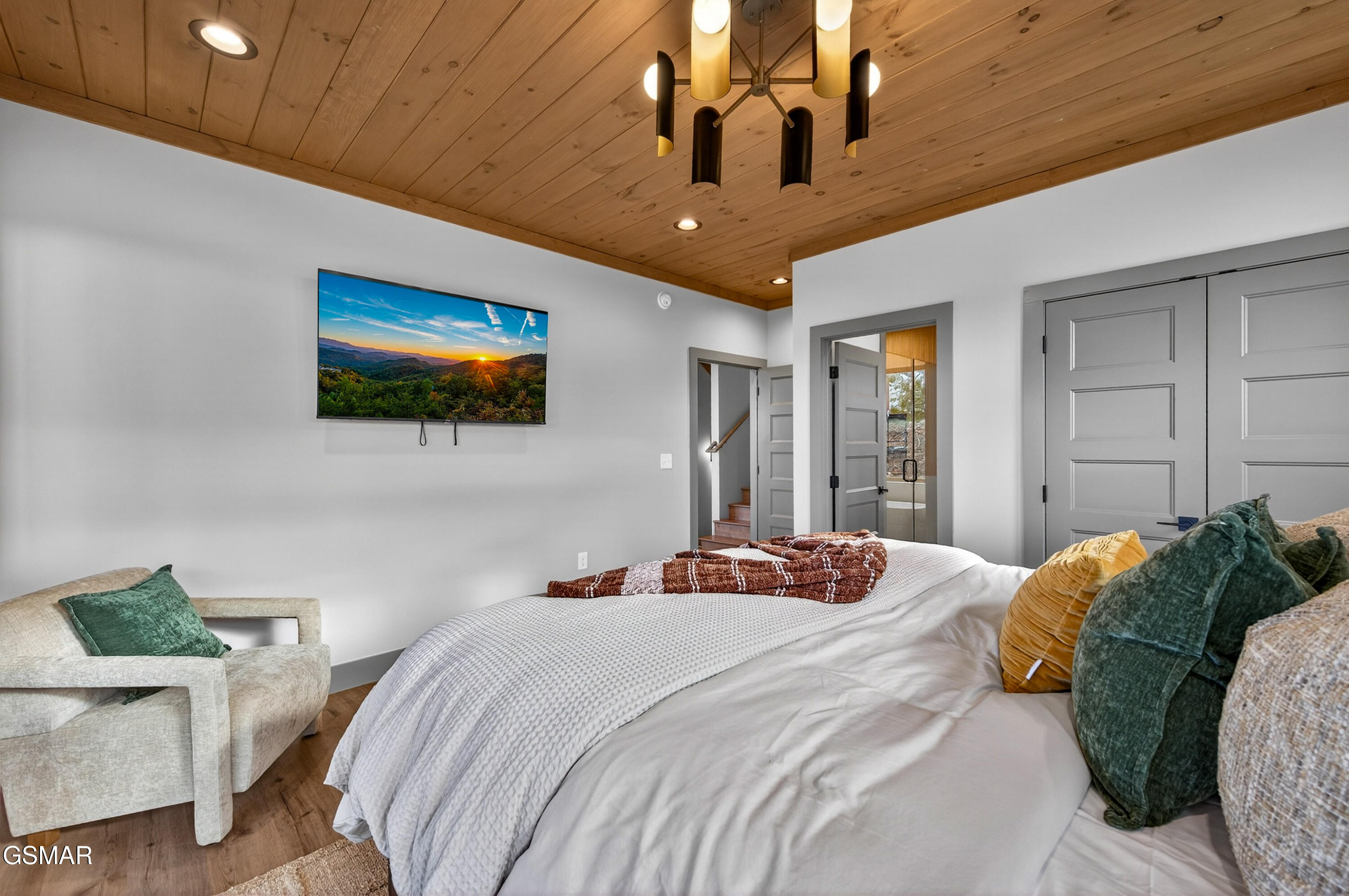 Sevierville, Tennessee, 37862, United States, 5 Bedrooms Bedrooms, ,7 BathroomsBathrooms,Residential,For Sale,2008149