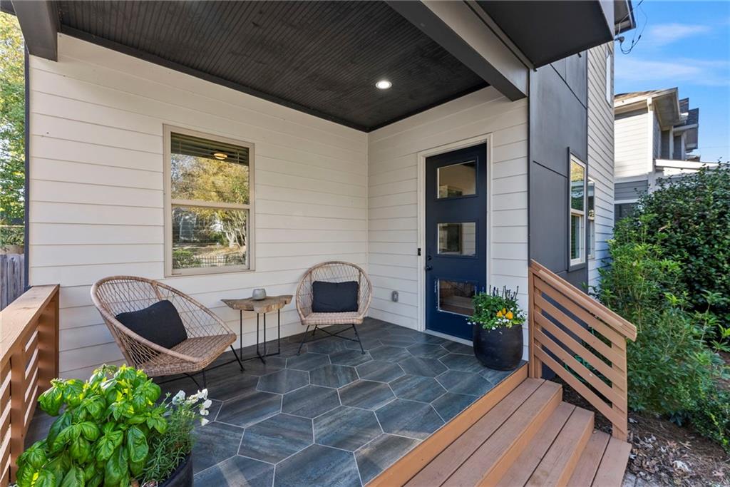 Atlanta, Georgia, 30317, United States, 5 Bedrooms Bedrooms, ,4 BathroomsBathrooms,Residential,For Sale,1989544