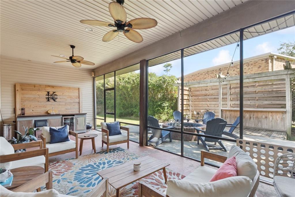 Mandeville, Louisiana, 70471, United States, 4 Bedrooms Bedrooms, ,3 BathroomsBathrooms,Residential,For Sale,1898629