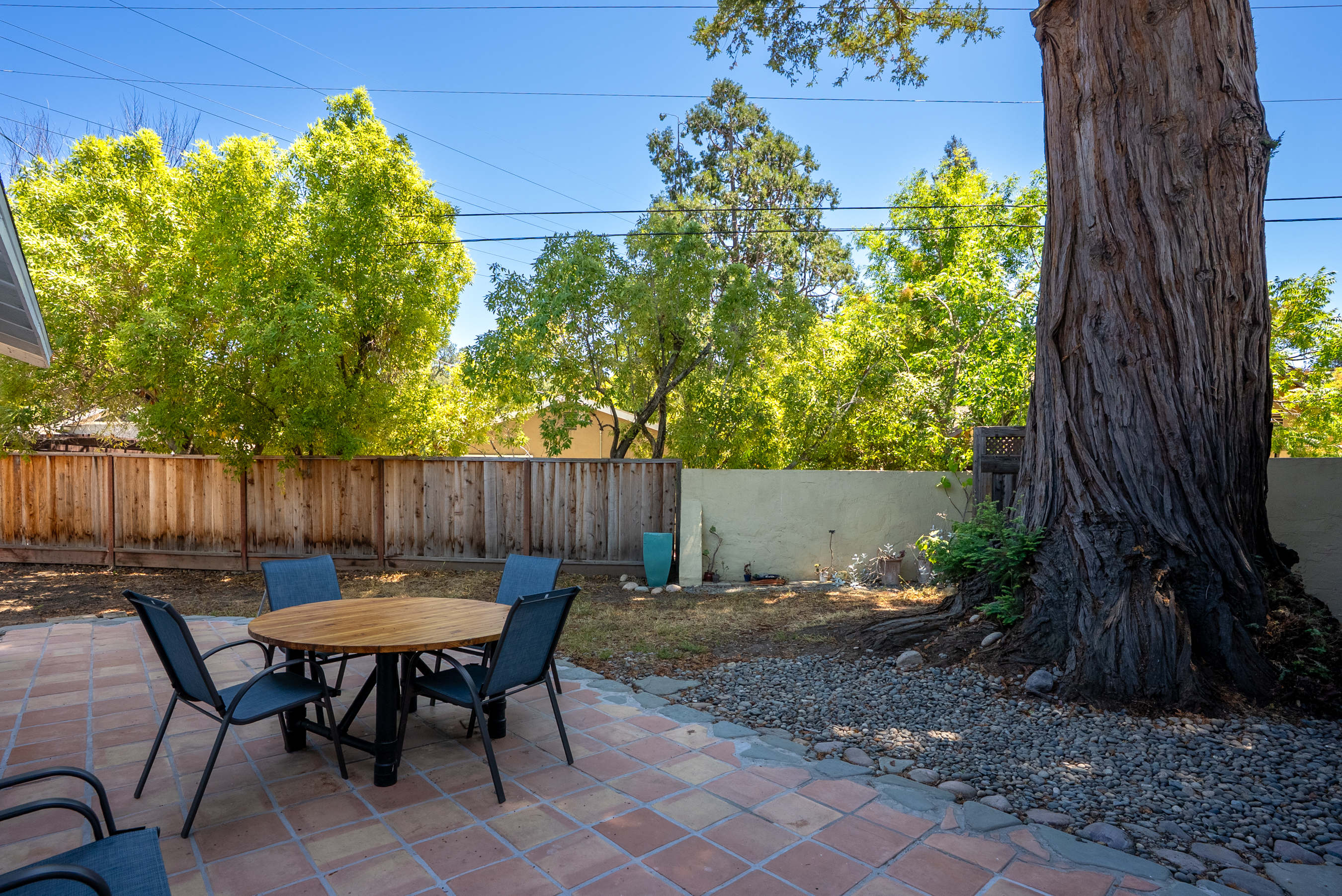  Corner Lot Retreat in the Heart of Los Gatos’ Vasona Corridor - 物件實景