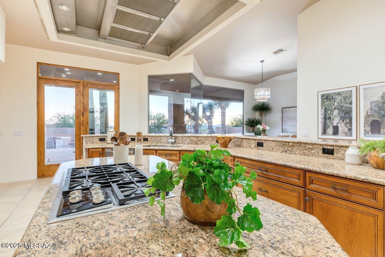 Tucson, Arizona, 85718, United States, 3 Bedrooms Bedrooms, ,4 BathroomsBathrooms,Residential,For Sale,1987862