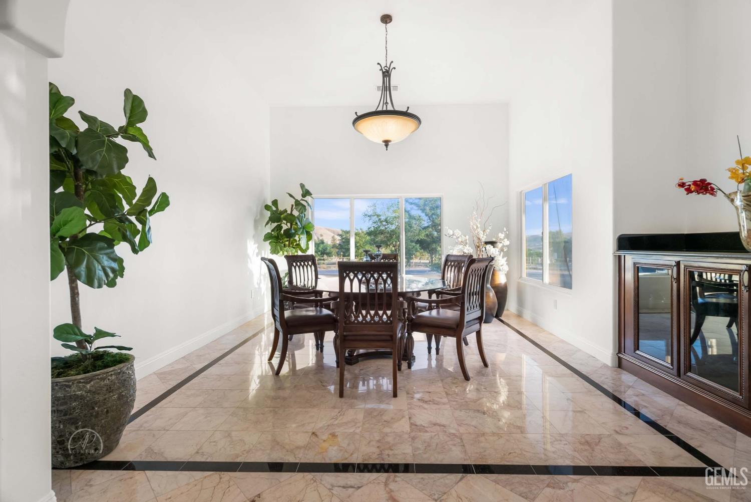 Bakersfield, California, 93308, United States, 4 Bedrooms Bedrooms, ,5 BathroomsBathrooms,Residential,For Sale,1992415